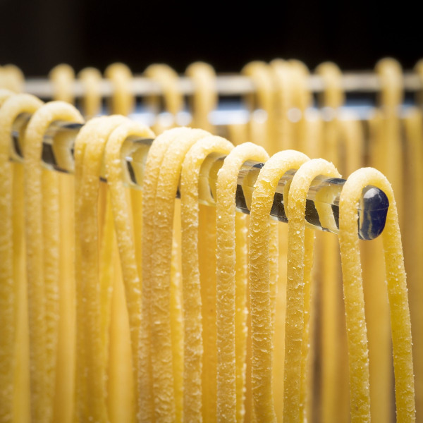 drying-pasta-scaled