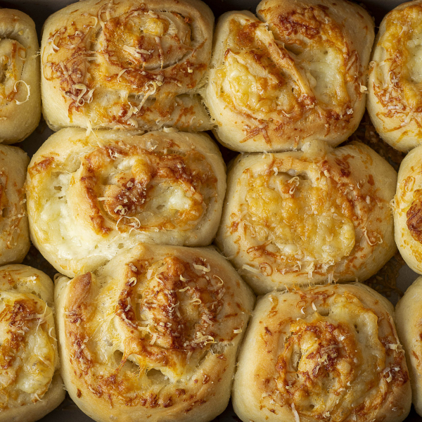 garlic-cheese-rolls-scaled